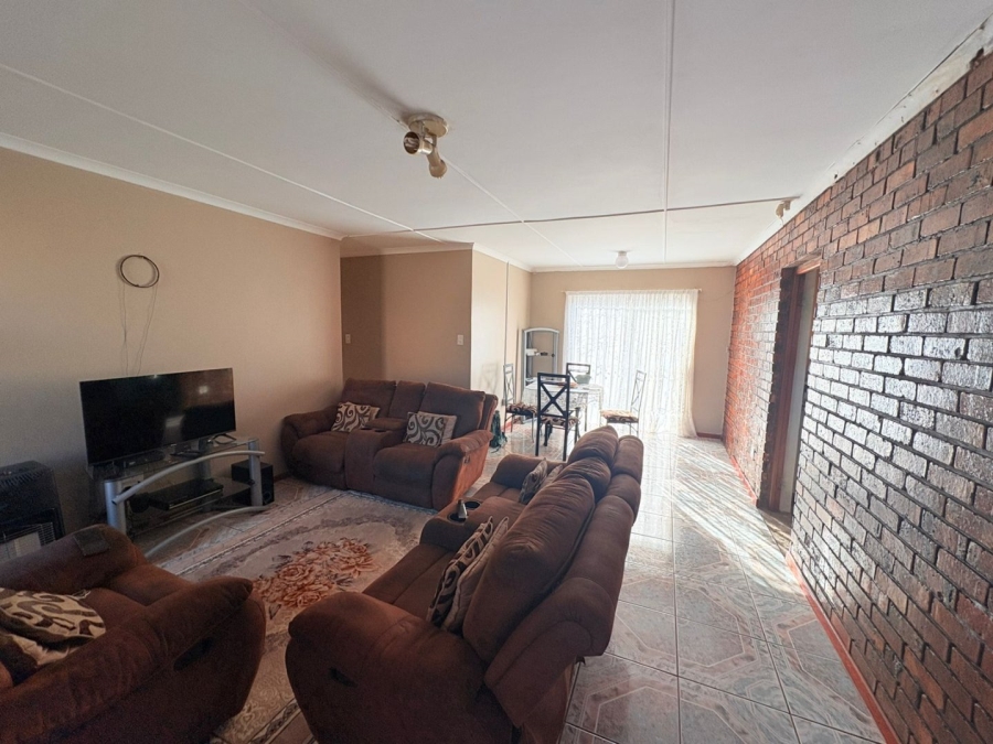 4 Bedroom Property for Sale in Sunnyridge Eastern Cape